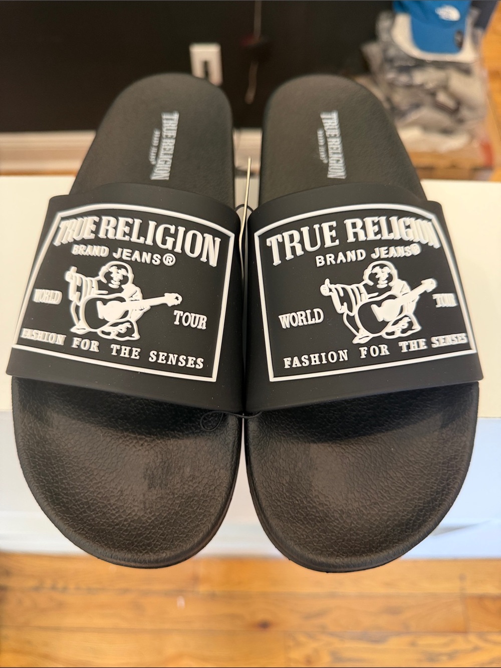 Mens true religion slides